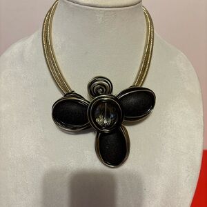 African Necklace flower black and gold